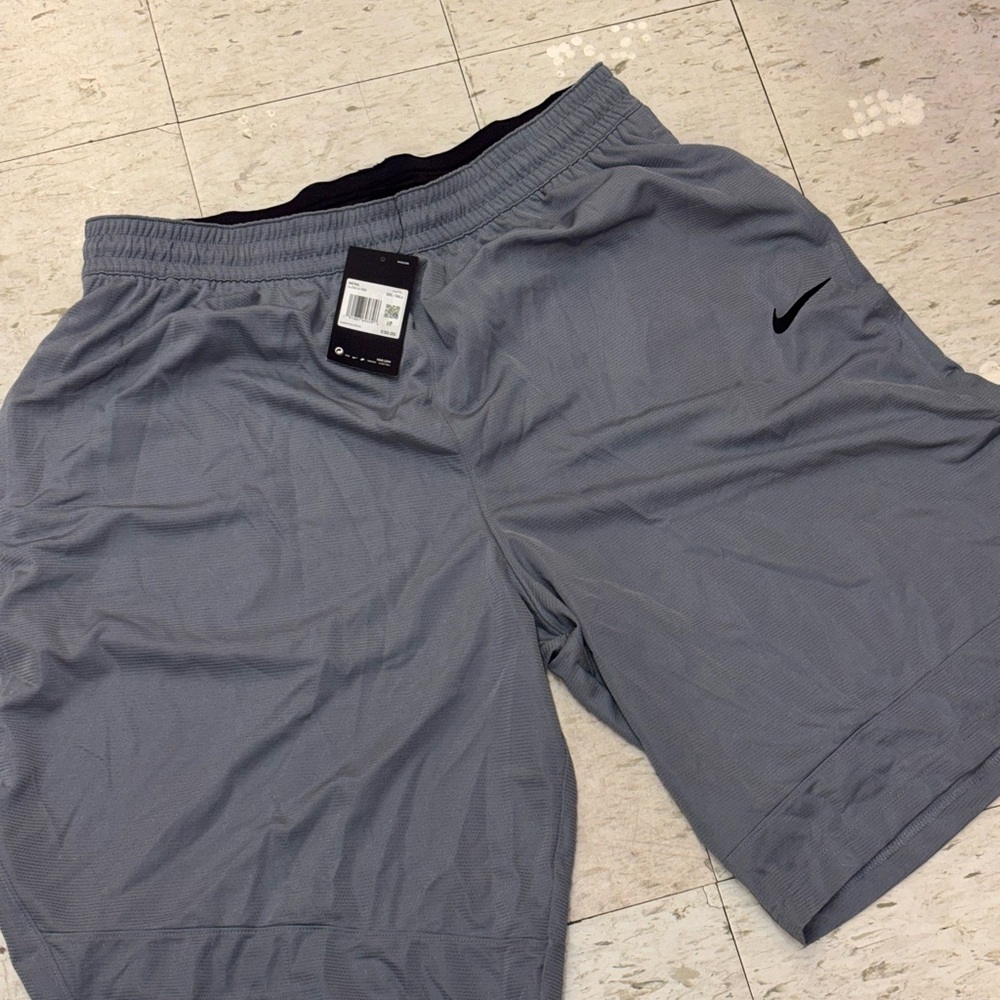 Nike Men's Light Gray Athletic Shorts